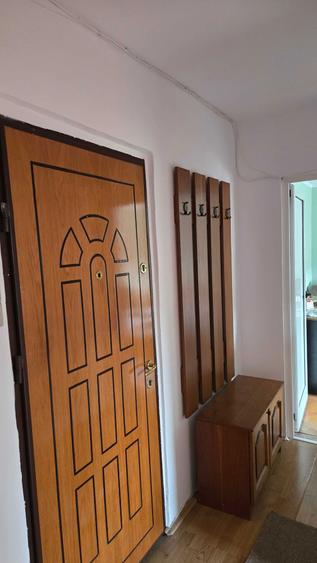 Proprietar,inchiriez apartament doua camere decomandat - 6