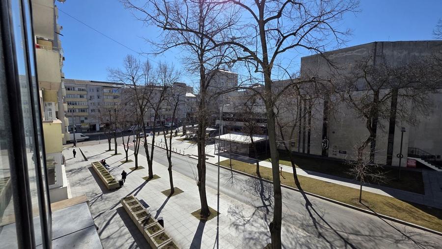 Apartament cu 3 camere, etaj 2, VASLUI - zona ULTRACENTRALĂ; - 3