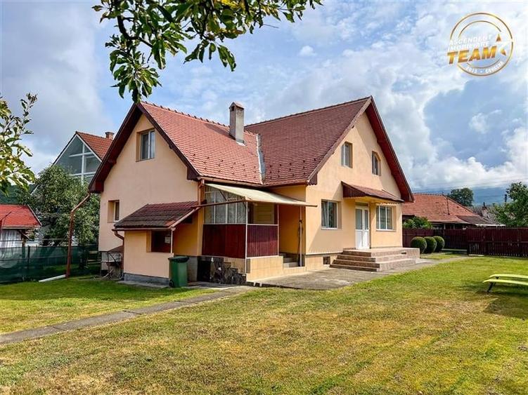 Tur 3D! Resedinta notabila,pe armonios cadru natural,distinse faciliati,Central, - 37