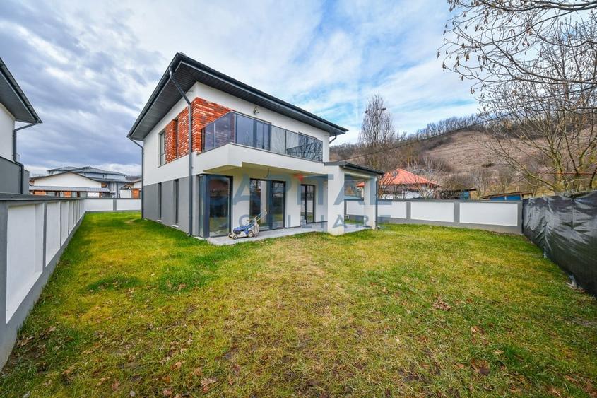 Casa individuala finisata Sub Coasta. Comision 0! - 2