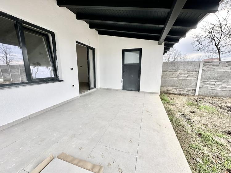 Duplex pe parter cu 3 camere - Bucovat - 1