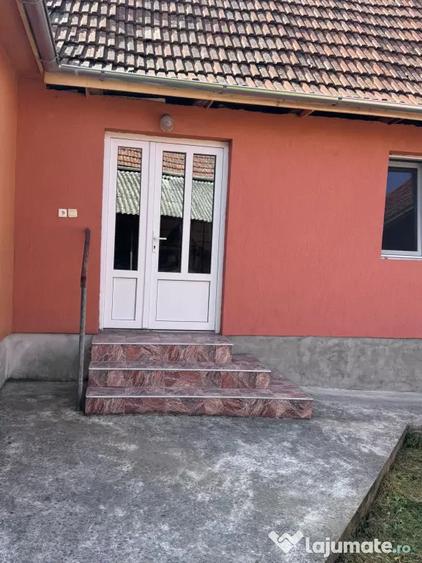 Casă cu 5 camere în Central
