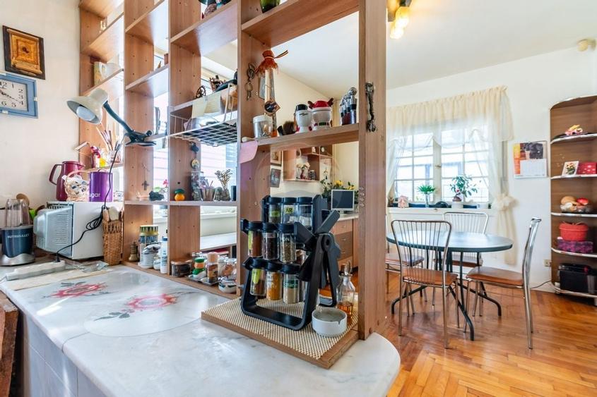 Casă / Vilă cu 4 camere de vânzare în zona Giulesti Sarbi - 10