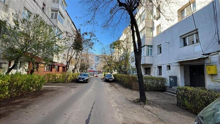 Apartament cu 3 camere decomandat - 70 mp - Zona Adriatica, Str. Aleea Visinului - 2