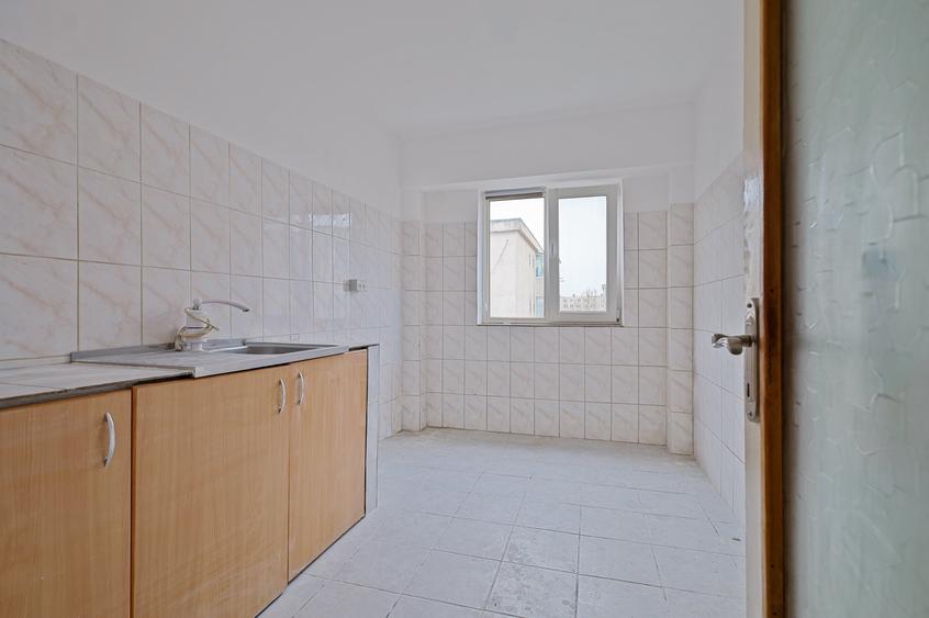 Apartament cu 3 camere de vânzare în Mangalia, 600 m până la plajă . - 4