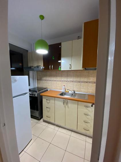 Dristor, garsoniera, 1 minut metrou, etaj 2, AC, libera - 6