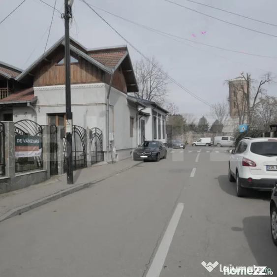 Casă cu 5 camere cu Teren 296 Mp în Central