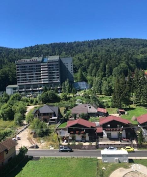 OCAZIE! Vand apartament 2 camere decomandat,Mobilat, Sinaia, langa Hotel Mara - 1