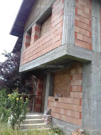 Casa situata in carttierul rezidential Domnesti - 2