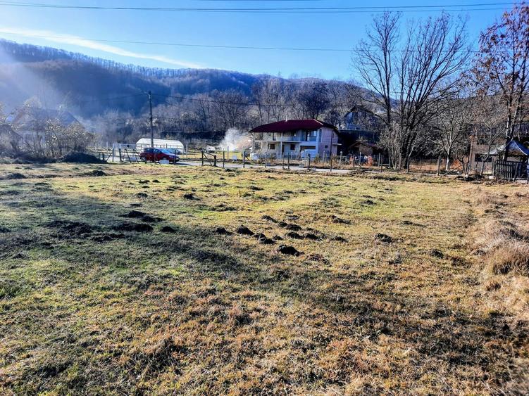 Teren 5296m2 Pucioasa deschidere 28m acces drum asfaltat DN71-DC136A - 5