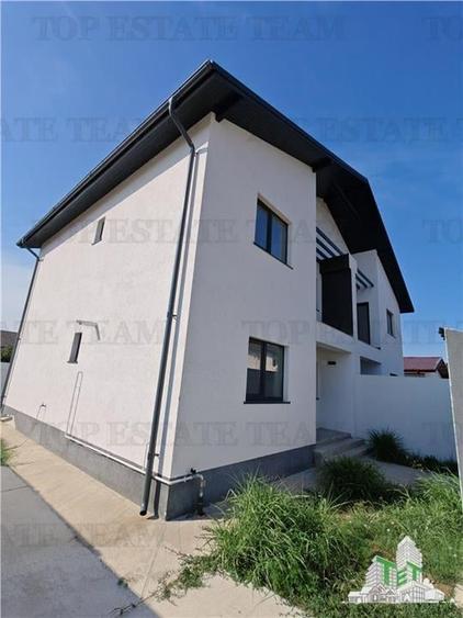 Vila individuala cuplata 4 camere P+1+M, cu incalzire in pardoseala si toate uti - 1