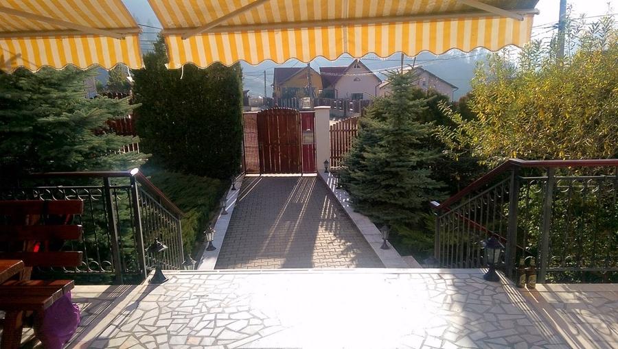 PENSIUNE DE VANZARE - 1