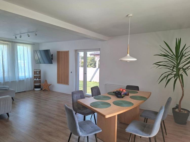 Casă cu 4 camere în Preajba
