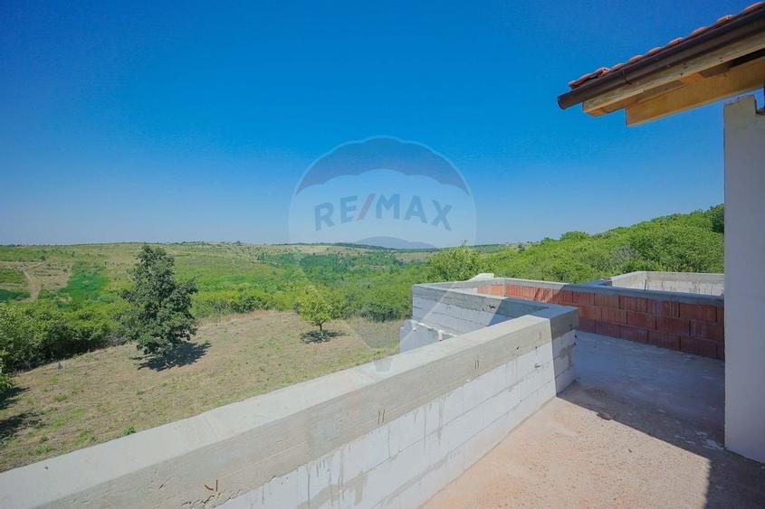 De vânzare casă cu un proiect deosebit, la roșu , Str. Gheorghe Doja - 18