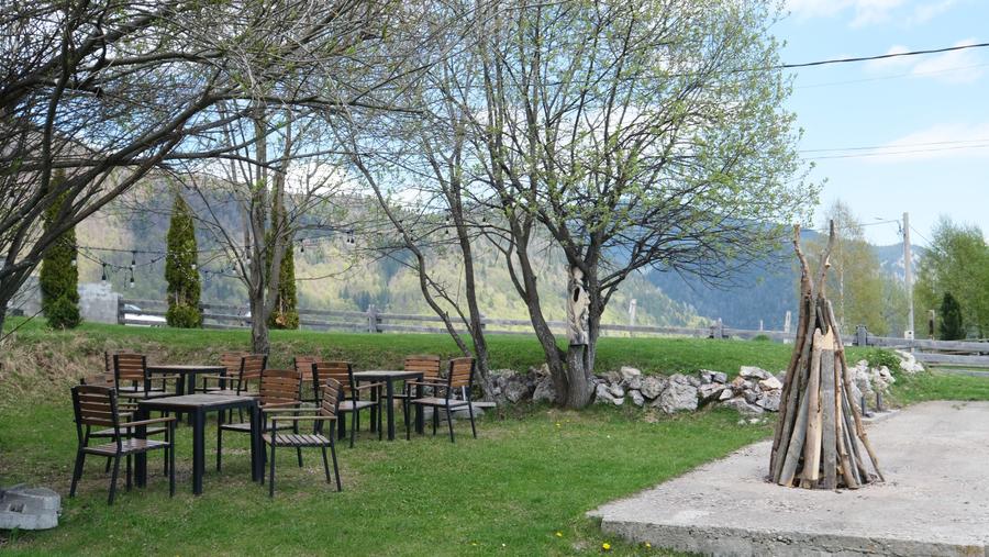 Vanzare hotel in zona superba de munte cu priveliste incredibila din camere - 17