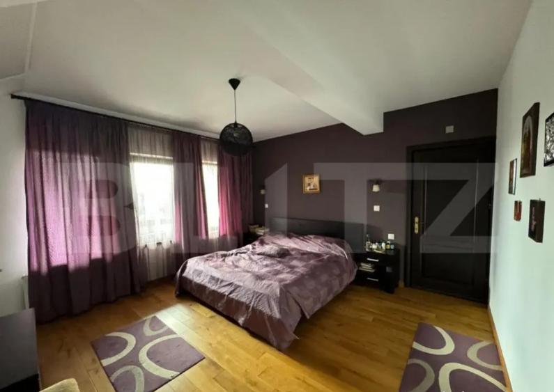 Casa impresionanta , 250 mp , cu gradina generoasa 1000 mp , - 9