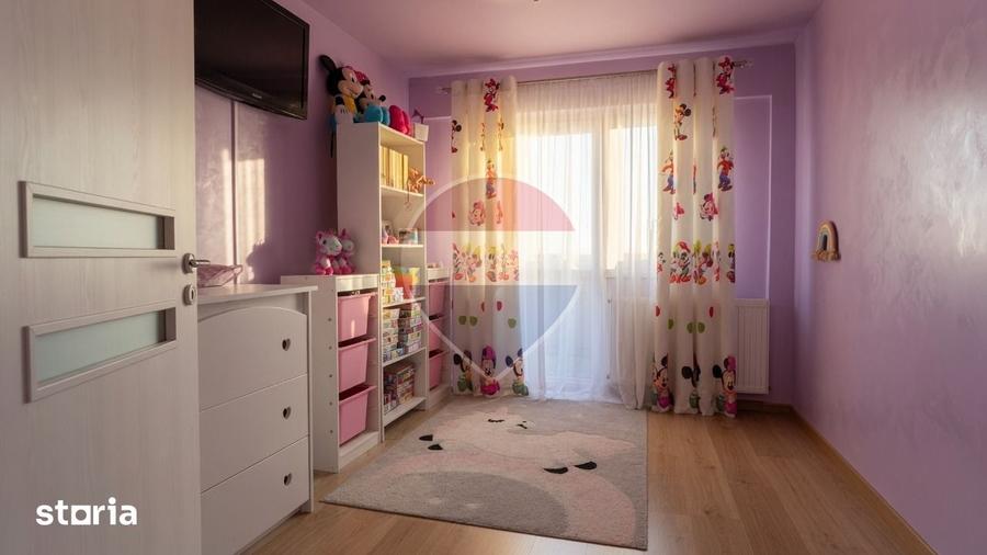 Apartament cu 3 camere decomandat în Dârste