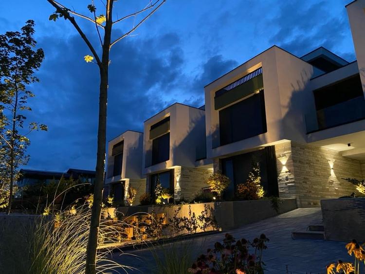 Case insiruite semifinisate, P+E, 120mp utili, teren 380mp, zona Voronet - 1