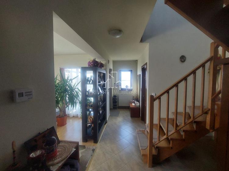 Casa De Vanzare, 700 Mp Teren, Cartier Orizont , Livezeni - 5