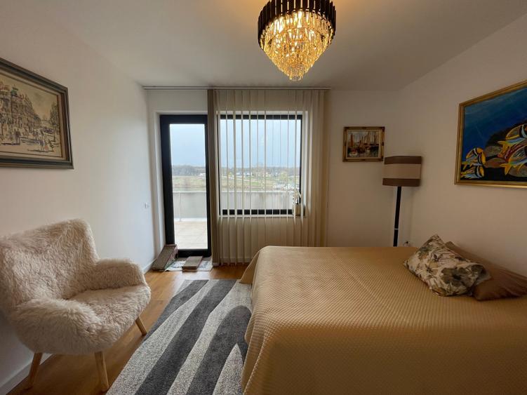 Vanzare VILA la cheie 338 mp  teren 800 mp - pe malul lacului Laguna Verde - 13