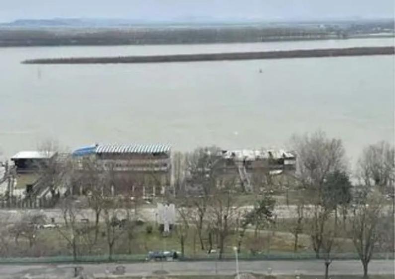 Apartament 3 Camere | Panorama Superba la Dunare - 1