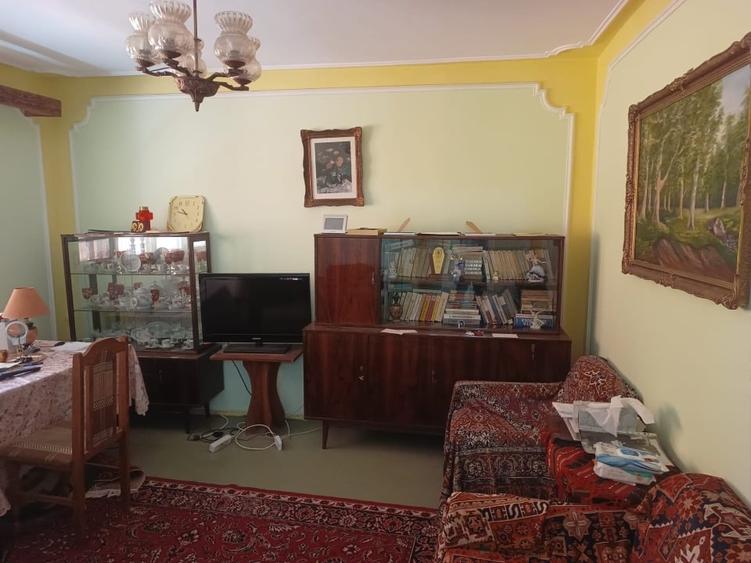 Vând apartament 2 camere, 66mp, Tecuci – str. Ghe. Petrașcu, etaj 2/4 - 1