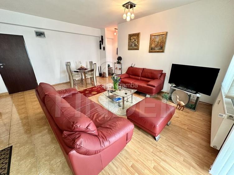 Apartament spațios cu 3 camere,  central, lumină naturală, parcare subterana