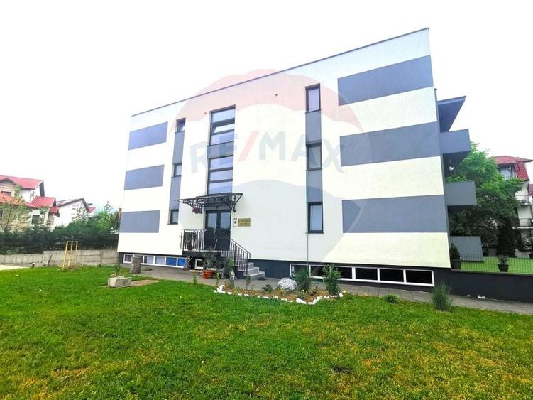 DE VANZARE - Apartament 3 camere, decomandat, Str. Victoriei - 8