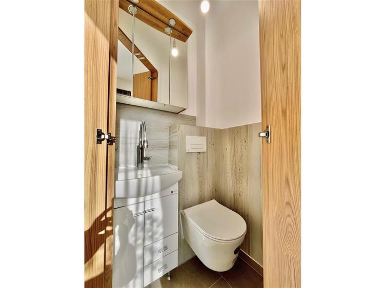 Spatiu Renovat in Astra complex Urban Plaza de Inchiriat - 4