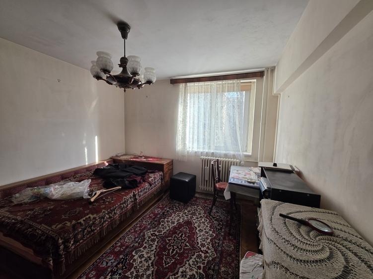 Titan, 10 minute metrou Costin Georgian, la piata Minis, 2 gr sanitare - 5