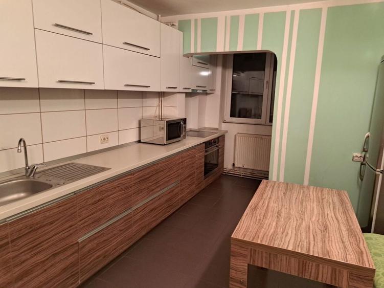 Inchiriez Ap 2 camere decomandat in strand - 6