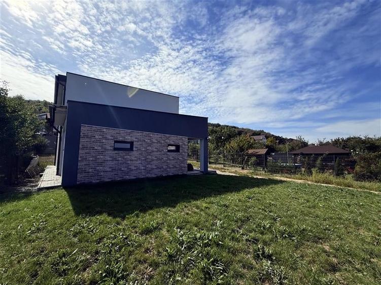 Casa  moderna  finisata  cu 550mp teren la limita Cluj Napoca cu Dezmir - 5