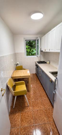Vand apartament cu 2 camere zona Victoriei - 3
