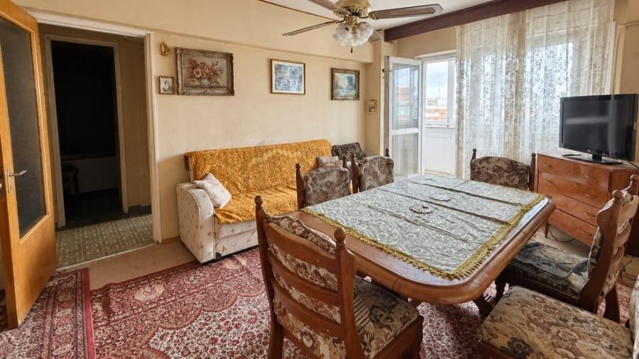 Apartament cu 3 camere semidecomandat, mobilat în Lacul Tei