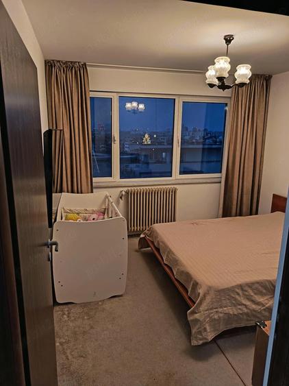 Apartament cu 4 camere decomandat în Gara de Nord