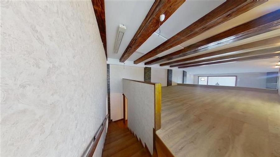 Spațiu comercial, de 100 mp, în Central
