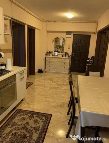 Apartament cu 2 camere decomandat în Cetate