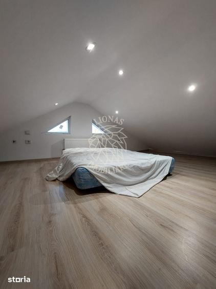 Apartament cu 3 camere în Independenței