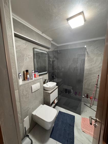 Apartament vanzare 4 camera 2 baie - 1