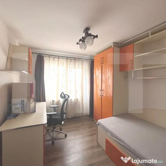 Apartament cu 3 camere decomandat în Central