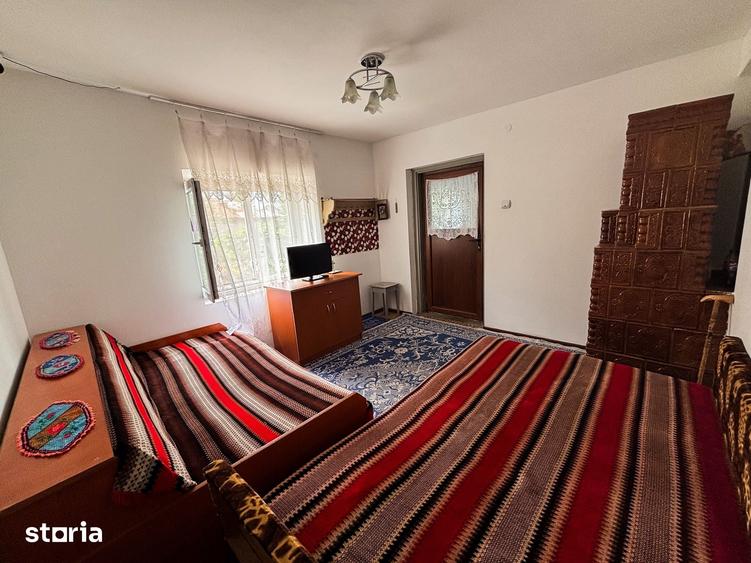 Casă cu 6 camere cu Teren 1247 Mp în Frăsinet