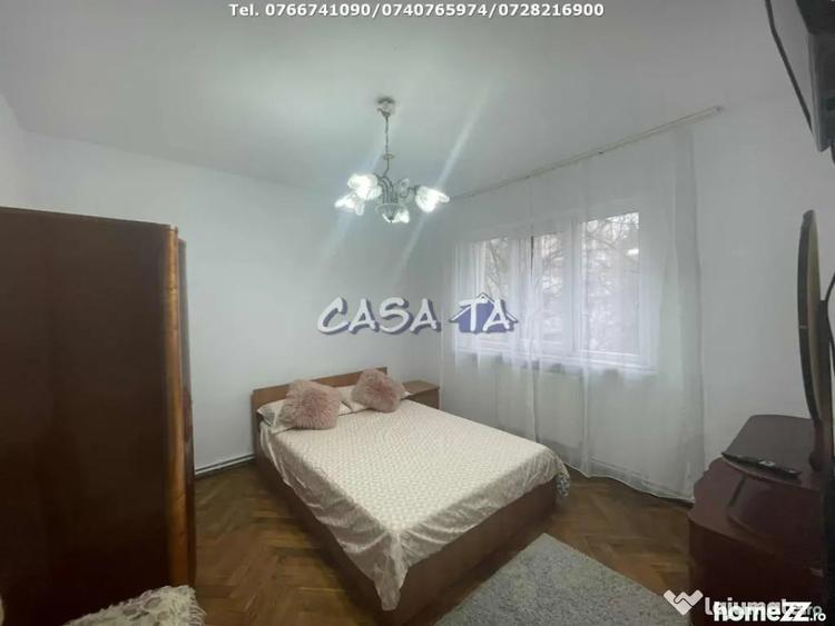 Apartament cu 4 camere decomandat în Central