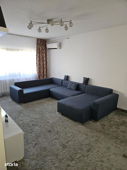 Apartament cu 2 camere decomandat în Trocadero