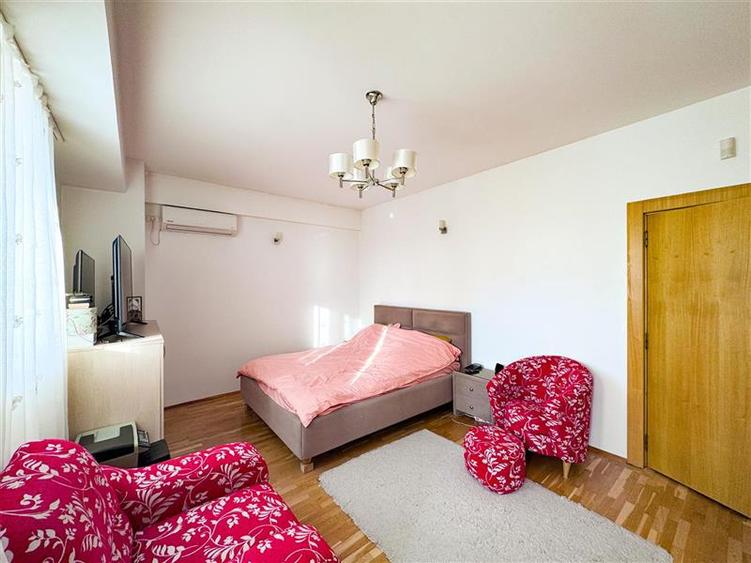 Apartament cu 4 camere semidecomandat, mobilat în Floreasca
