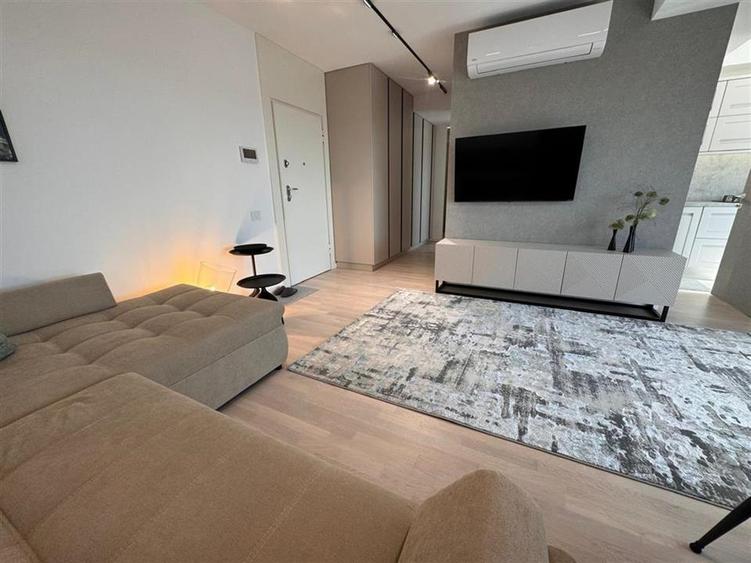 Apartament cu 2 camere decomandat, mobilat în P-ța Mihai Viteazu