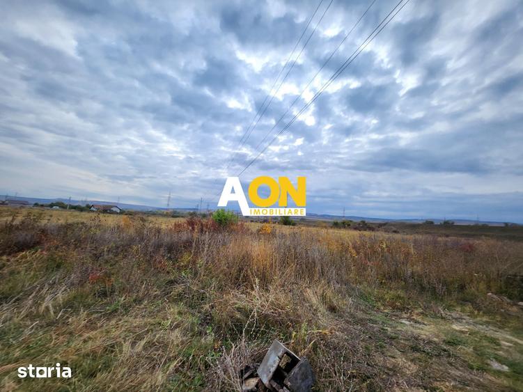 Teren de 483 mp, în Partoș