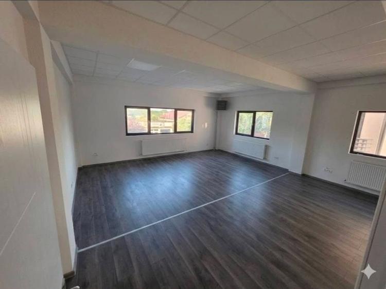 Spațiu comercial, de 70 mp, în Central