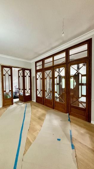Apartament cu 4 camere în Romană