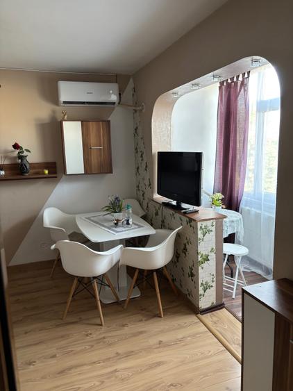 Apartament cu 2 camere semidecomandat în Exterior Vest