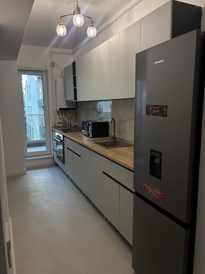 Apartament cu 2 camere decomandat, mobilat în Central